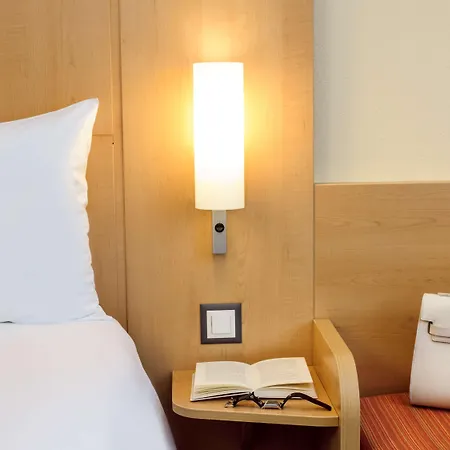 Готель Ibis Paradiso Лугано