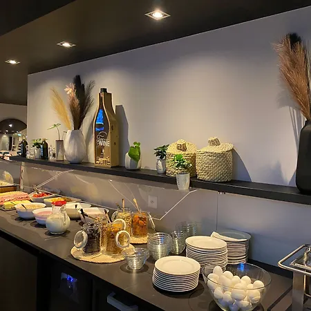 Ibis Paradiso 3*
