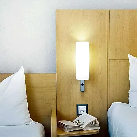 Ibis Paradiso 3*