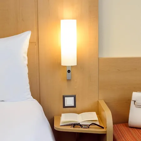 Ibis Paradiso 3*